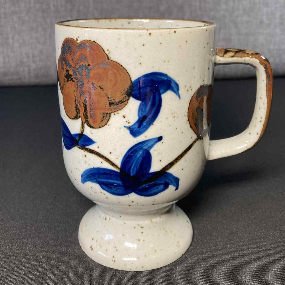Otagiri stoneware pedestal mug with hand painted flowers.  Speckled. Japan